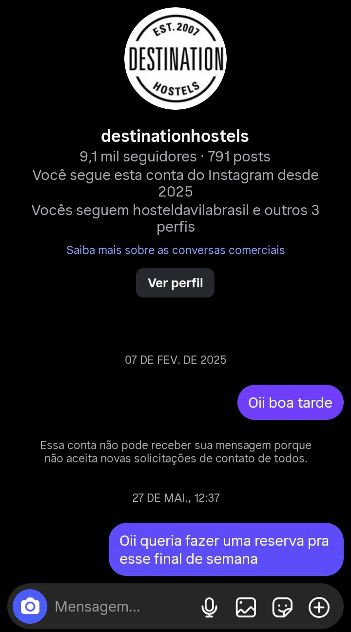 Print da conversa no Instagram do Destination Hostels — mensagem "quero fazer uma reserva" sem resposta